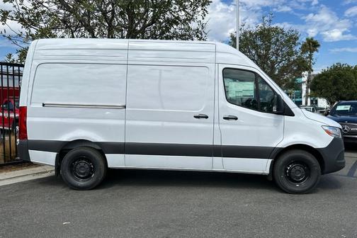 2025 Mercedes-Benz Sprinter 2500 Standard Roof