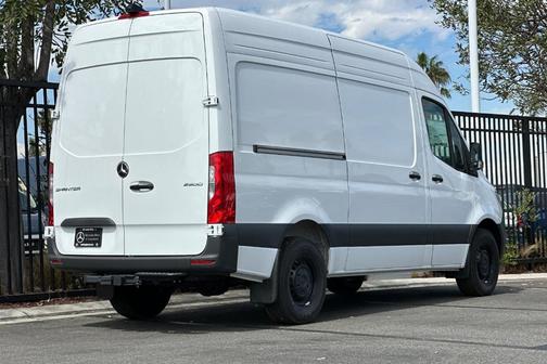 2025 Mercedes-Benz Sprinter 2500 Standard Roof