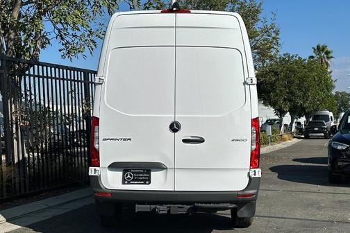 2025 Mercedes-Benz Sprinter 2500 Standard Roof
