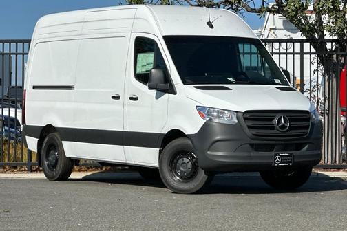 2025 Mercedes-Benz Sprinter 2500 Standard Roof