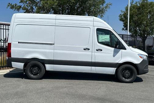 2025 Mercedes-Benz Sprinter 2500 Standard Roof