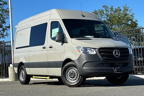 2026 Mercedes-Benz Sprinter 2500 144 WB Standard Roof Crew