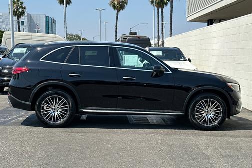 2024 Mercedes-Benz GLC 300