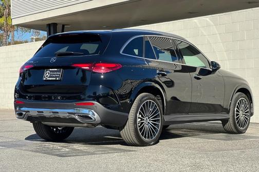 2026 Mercedes-Benz GLC 300 Base