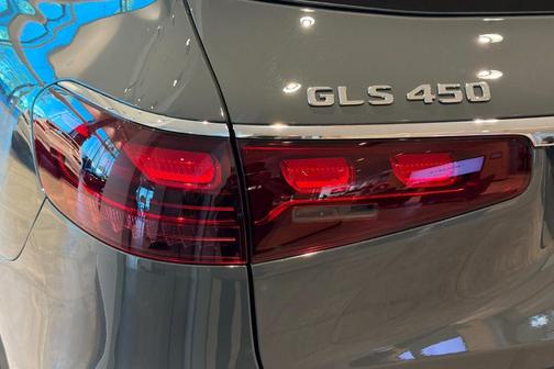 2026 Mercedes-Benz GLS 450 4MATIC