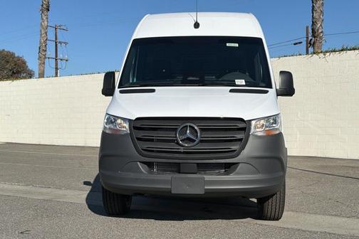 2026 Mercedes-Benz Sprinter 2500 Standard Roof