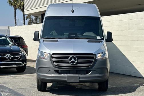 2025 Mercedes-Benz Sprinter 2500 Standard Roof