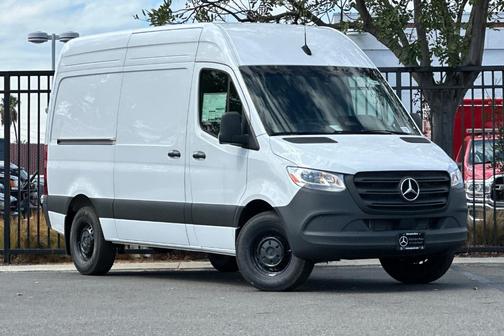 2025 Mercedes-Benz Sprinter 2500 Standard Roof