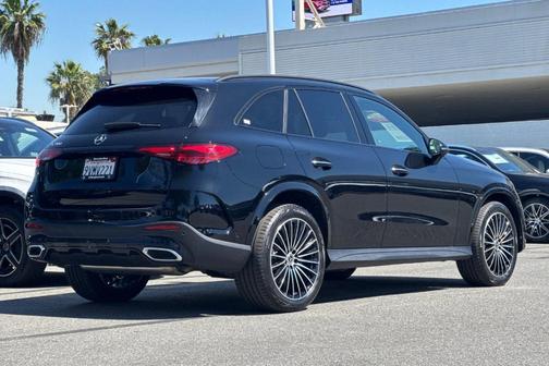 2025 Mercedes-Benz GLC 300 Base