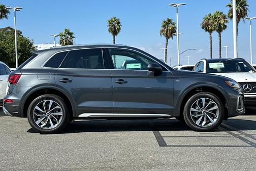 2023 Audi Q5 45 S line quattro Premium
