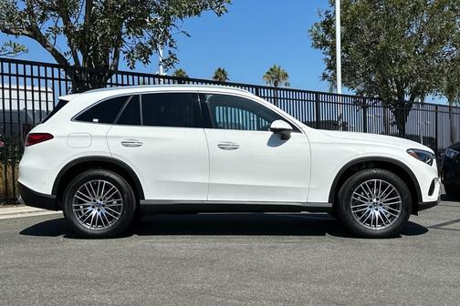 2026 Mercedes-Benz GLC 300