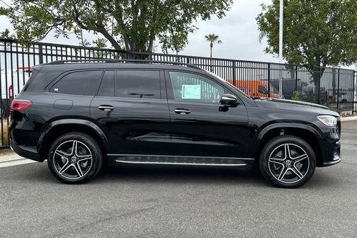 2025 Mercedes-Benz GLS 450