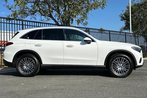 2026 Mercedes-Benz GLC 300