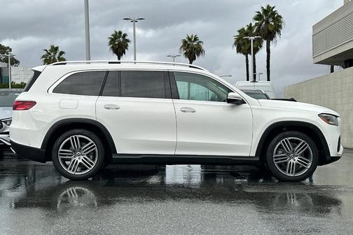 2025 Mercedes-Benz GLS 450 4MATIC