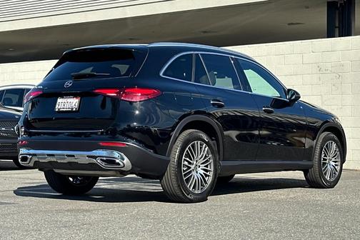 2025 Mercedes-Benz GLC 300 Base