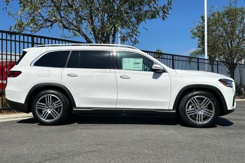 2025 Mercedes-Benz GLS 450 4MATIC