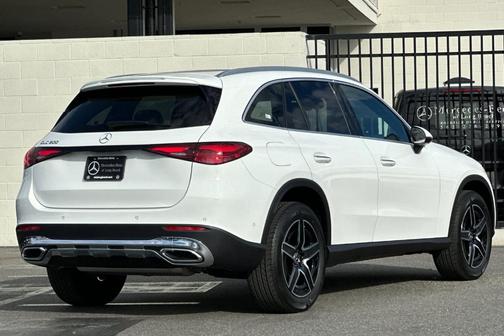 2026 Mercedes-Benz GLC 300 Base