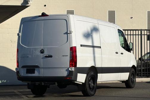 2025 Mercedes-Benz Sprinter 2500 Standard Roof