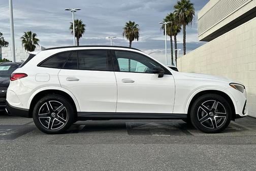 2025 Mercedes-Benz GLC 300 Base