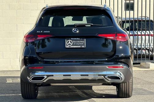 2026 Mercedes-Benz GLC 300 Base