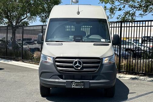 2025 Mercedes-Benz Sprinter 2500 144 WB Standard Roof Passenger