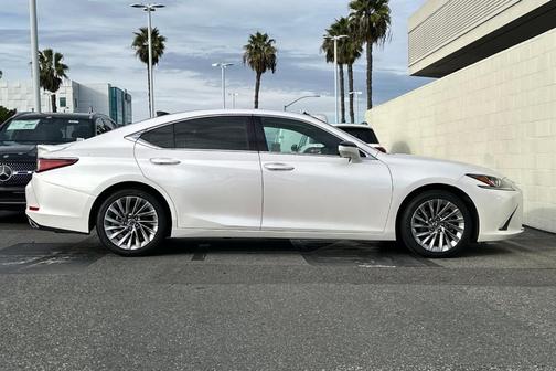2022 Lexus ES 350 Luxury