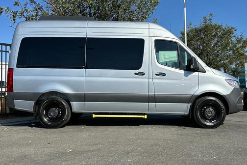 2025 Mercedes-Benz Sprinter 2500 144 WB Standard Roof Passenger