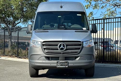 2025 Mercedes-Benz Sprinter 2500 144 WB Standard Roof Passenger