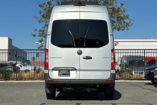 2025 Mercedes-Benz Sprinter 2500 144 WB Standard Roof Passenger