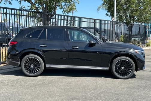 2025 Mercedes-Benz GLC 300 Base