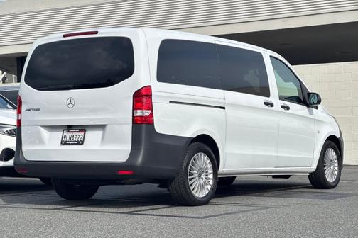 2023 Mercedes-Benz Metris Base