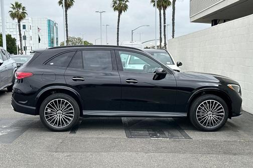 2025 Mercedes-Benz GLC 300 Base