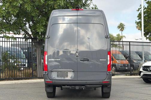 2026 Mercedes-Benz Sprinter 2500 Standard Roof