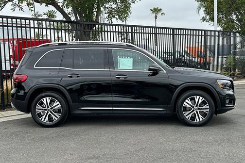 2025 Mercedes-Benz GLB 250