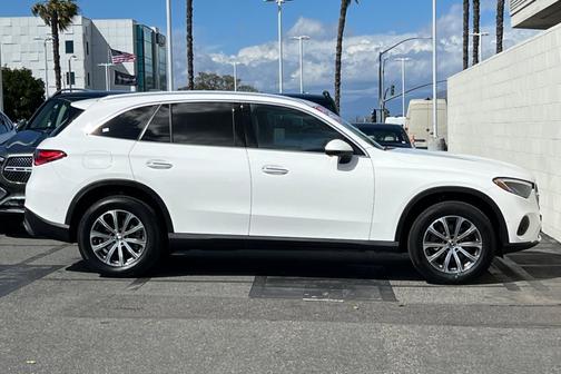 2024 Mercedes-Benz GLC 300