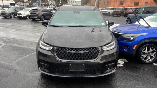 2022 Chrysler Pacifica Hybrid Touring L