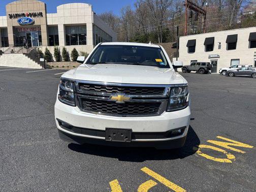 Iridescent Pearl Tricoat 2019 Chevrolet Suburban LT