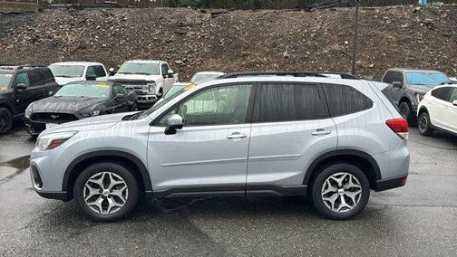 Ice Silver Metallic 2019 Subaru Forester Premium