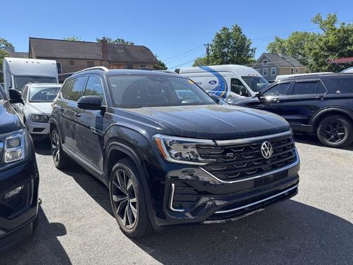 Black 2024 Volkswagen Atlas 2.0T SEL Premium R-Line 4MOTION