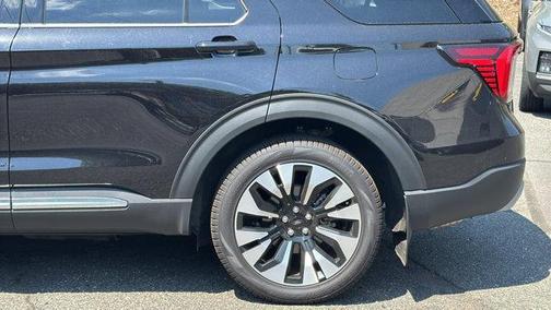 Agate Black Metallic 2025 Ford Explorer Platinum