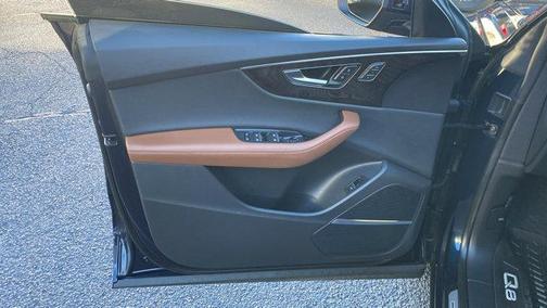 2023 Audi Q8 55 Premium Plus