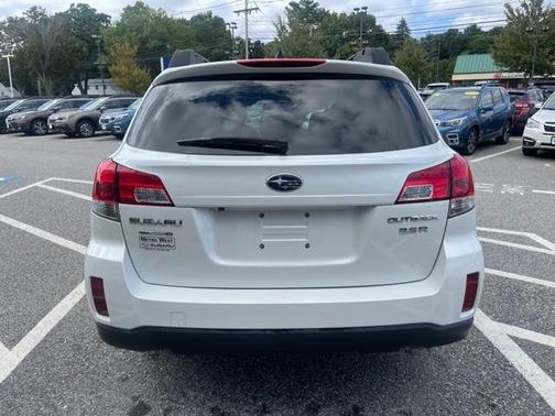 Photo 4 of 24 of 2014 Subaru Outback 3.6R Limited