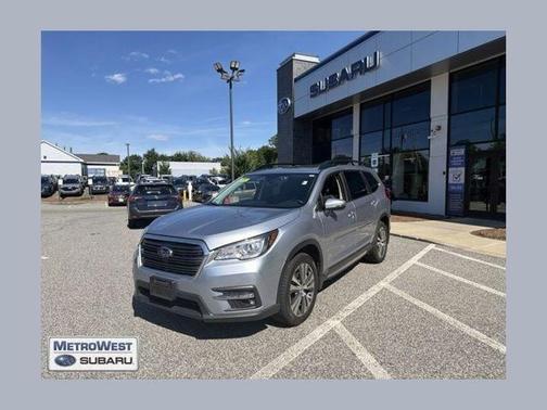 Ice Silver Metallic 2022 Subaru Ascent Limited 7-Passenger