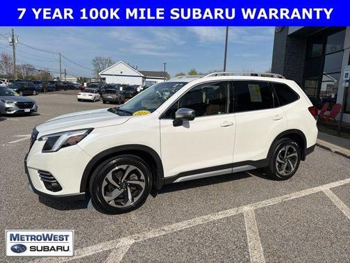 Crystal White Pearl 2024 Subaru Forester Touring