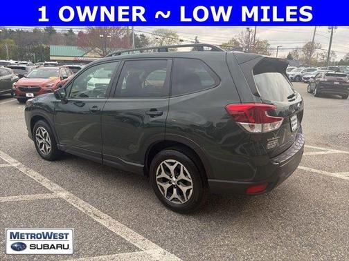 Cascade Green Silica 2023 Subaru Forester 2.5i Premium