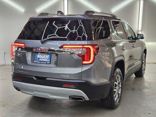 2022 GMC Acadia AWD SLT