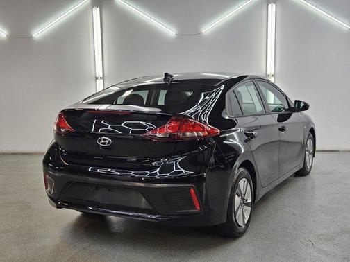 2020 Hyundai IONIQ Hybrid Blue