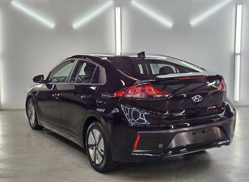 2020 Hyundai IONIQ Hybrid Blue
