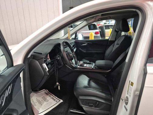 2022 Audi Q7 55 Premium
