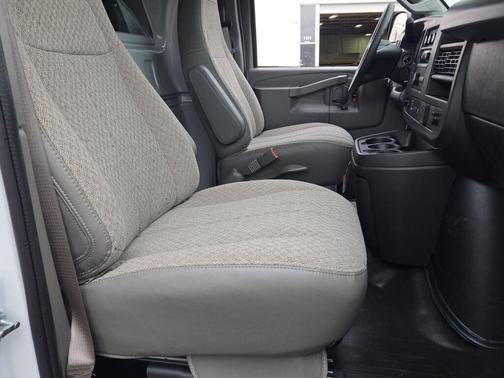 2025 Chevrolet Express 2500 RWD 2500 Regular Wheelbase WT